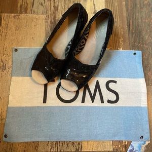 TOMS wedges